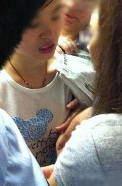 一边揉胸一边摸下面的视频,探寻身心和谐之美